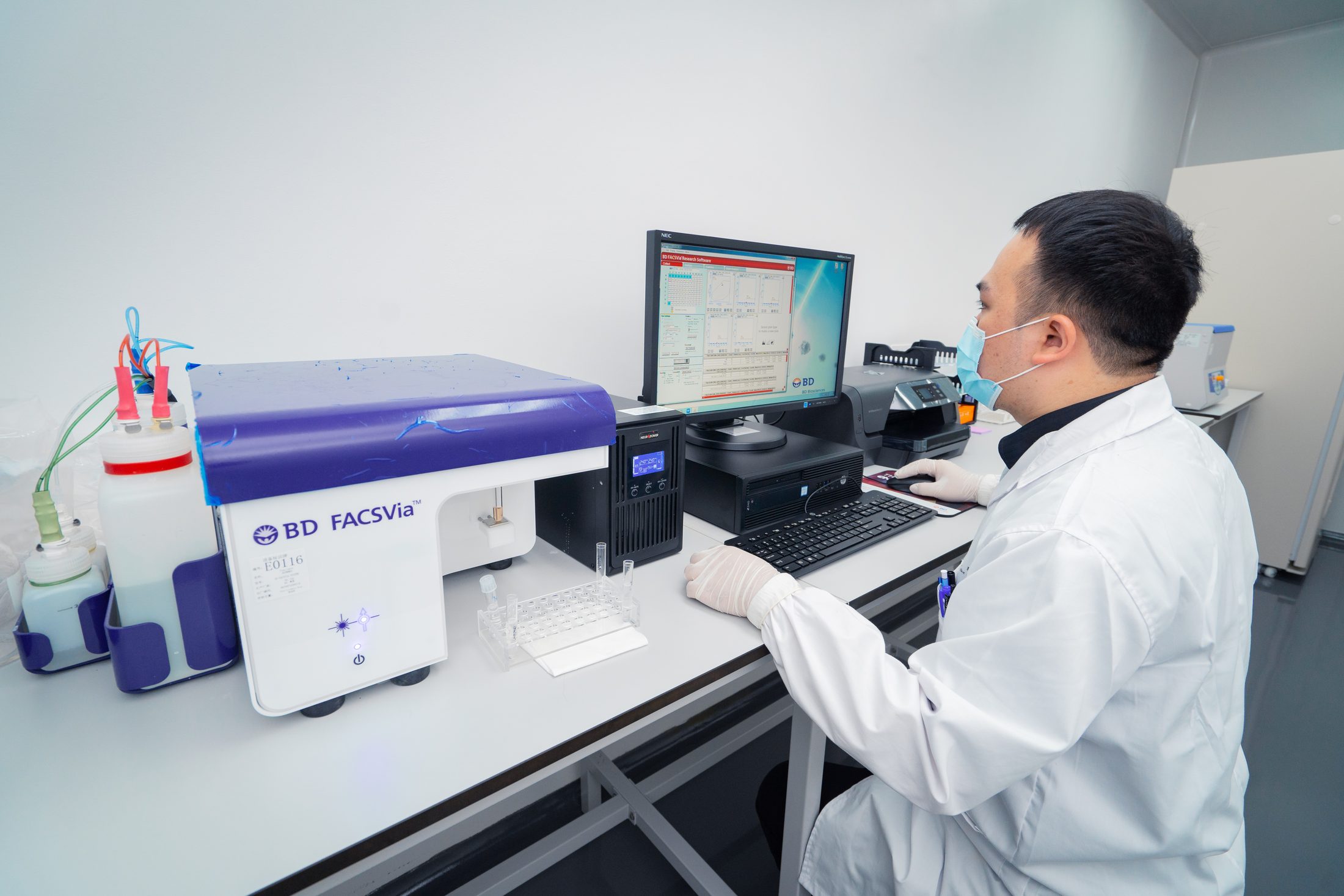 23C laboratory analyzer equipment